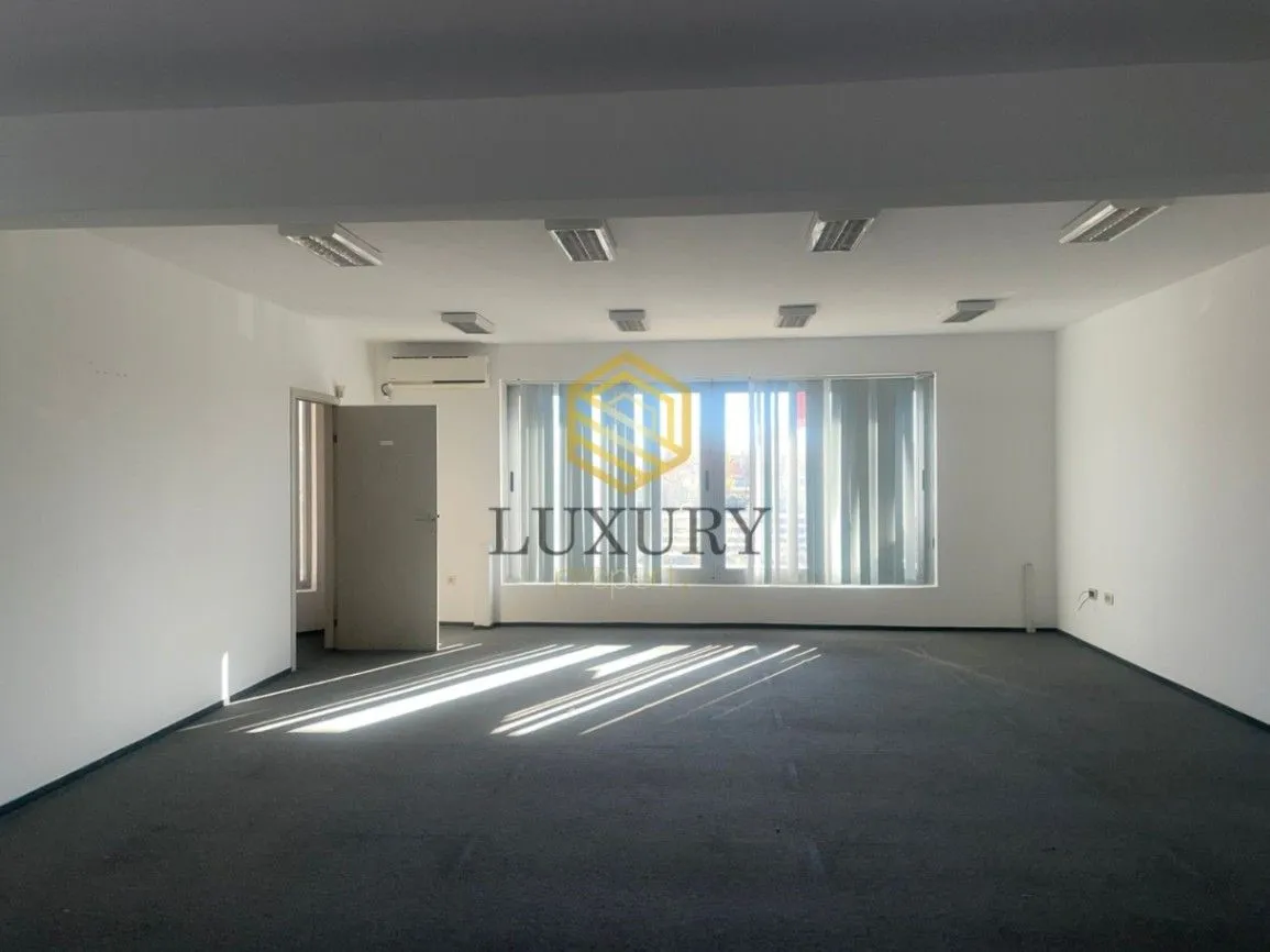 Rent, office space, 160m², 1 maj, Podgorica