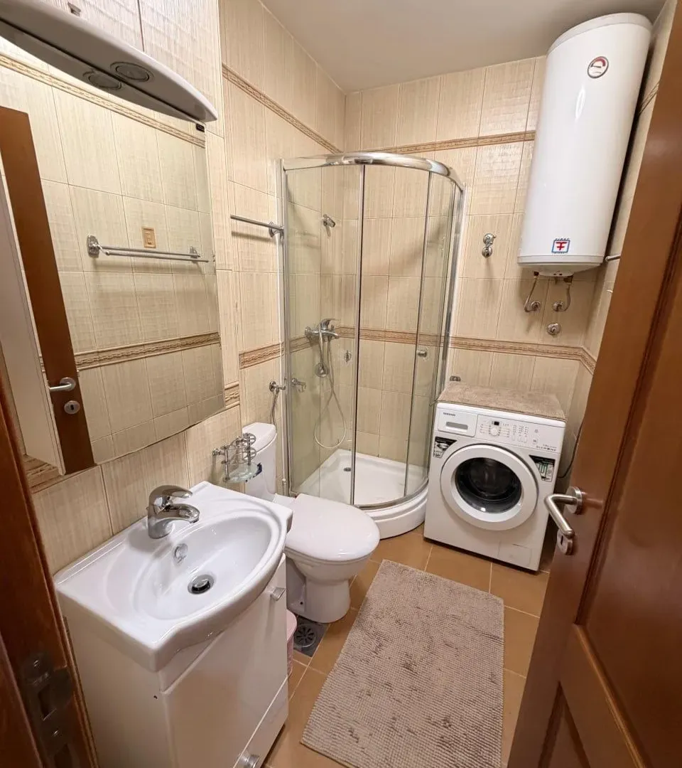 Prodaja, dvosoban stan, 78m², Lazi, Budva