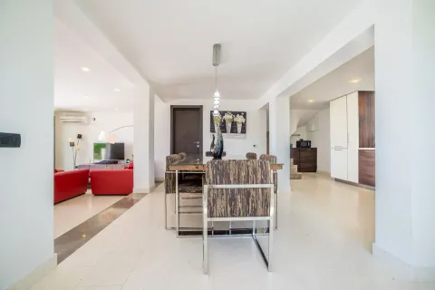 Prodaja, kuća, 240m², Tivat, Crna Gora - image 7