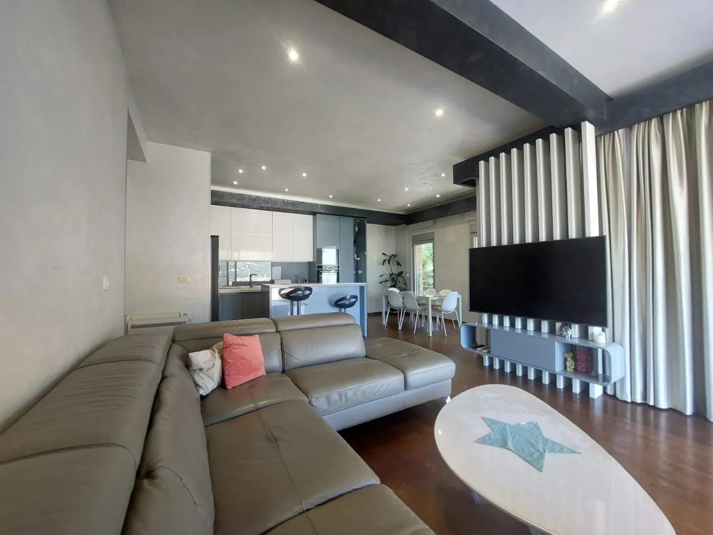 Rent, three bedroom apartment, 130m², Dobrota, Kotor