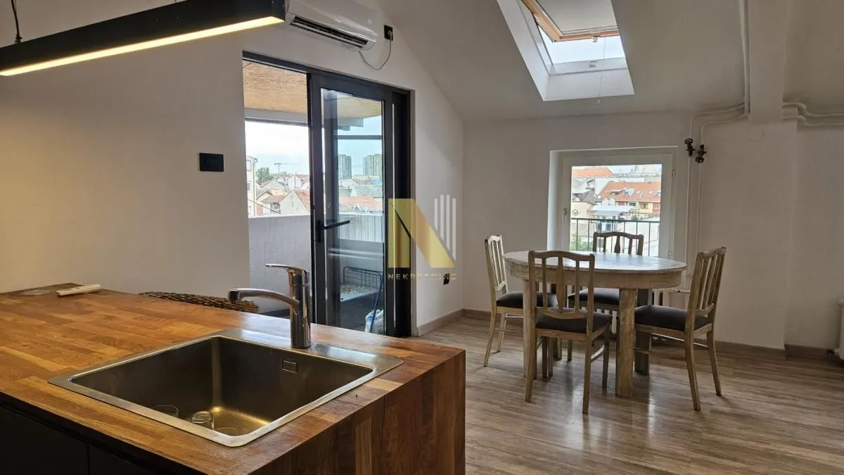 Prodaja, trosoban stan, 83m², Centar, Novi Sad