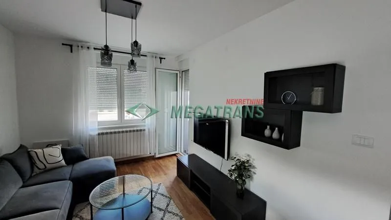 Izdavanje, dvosoban stan, 45m², Petrovaradin, Novi Sad