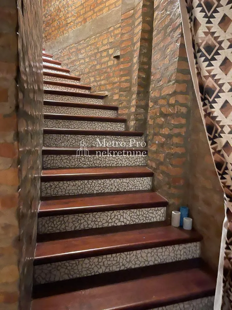 Prodaja, kuća, 360m², Autokomanda, Voždovac Sve Podlokacije