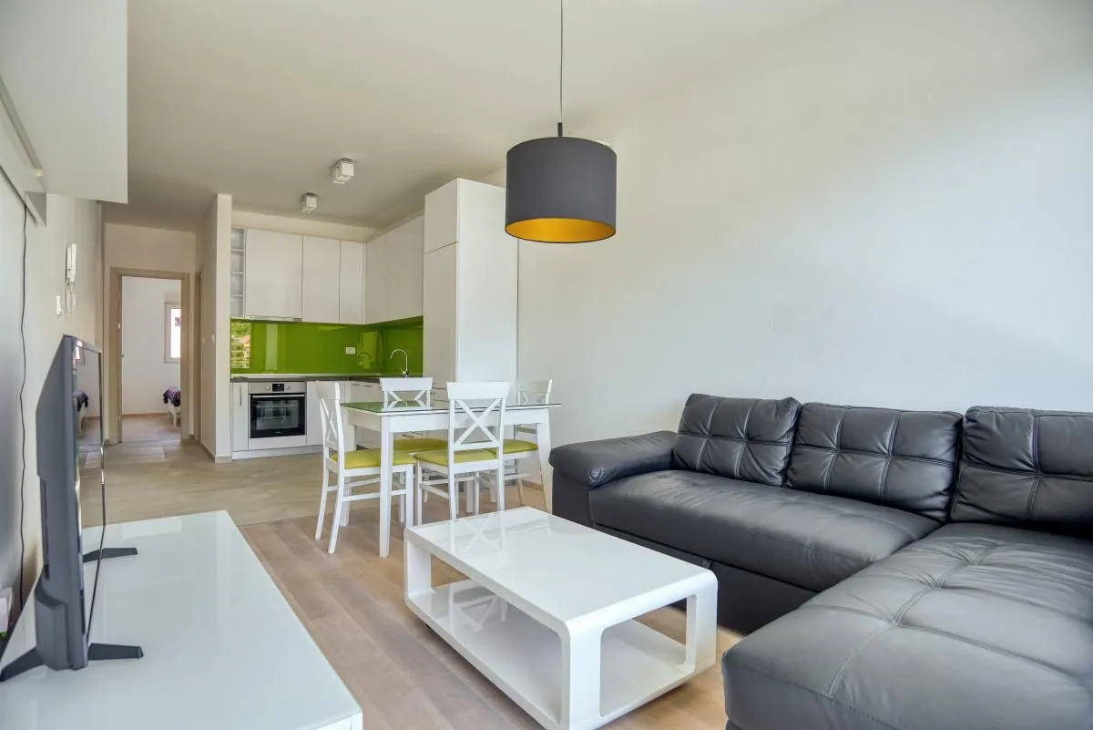 Rent, one bedroom apartment, 66m², Bečići, Budva