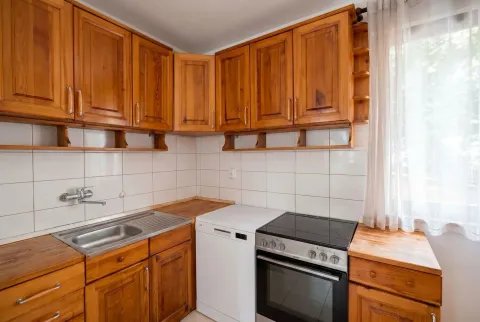 Prodaja, trosoban stan, 56m², Budva, Crna Gora - image 4