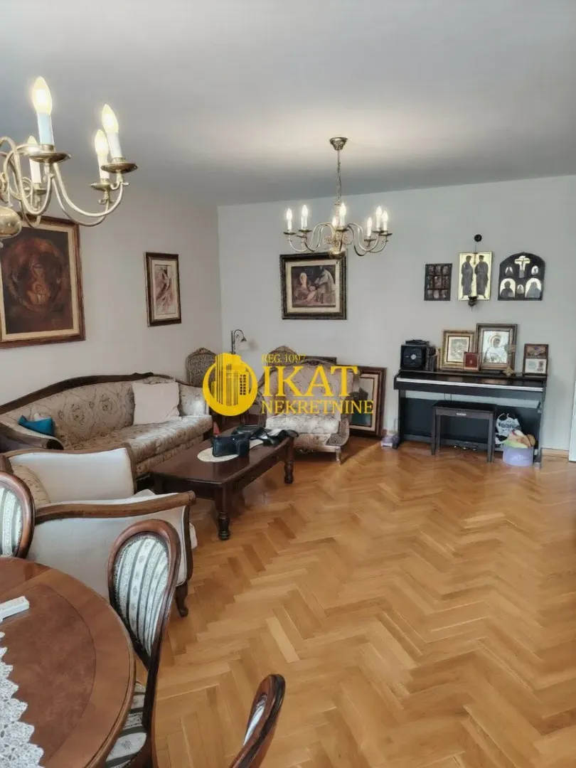Prodaja, četvorosoban stan, 110m², Zvezdara Sve Podlokacije, Beograd