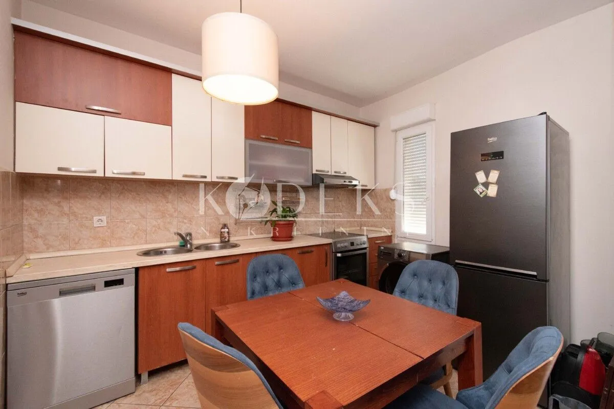 Izdavanje, jednosoban stan, 55m², Vezirov Most, Podgorica