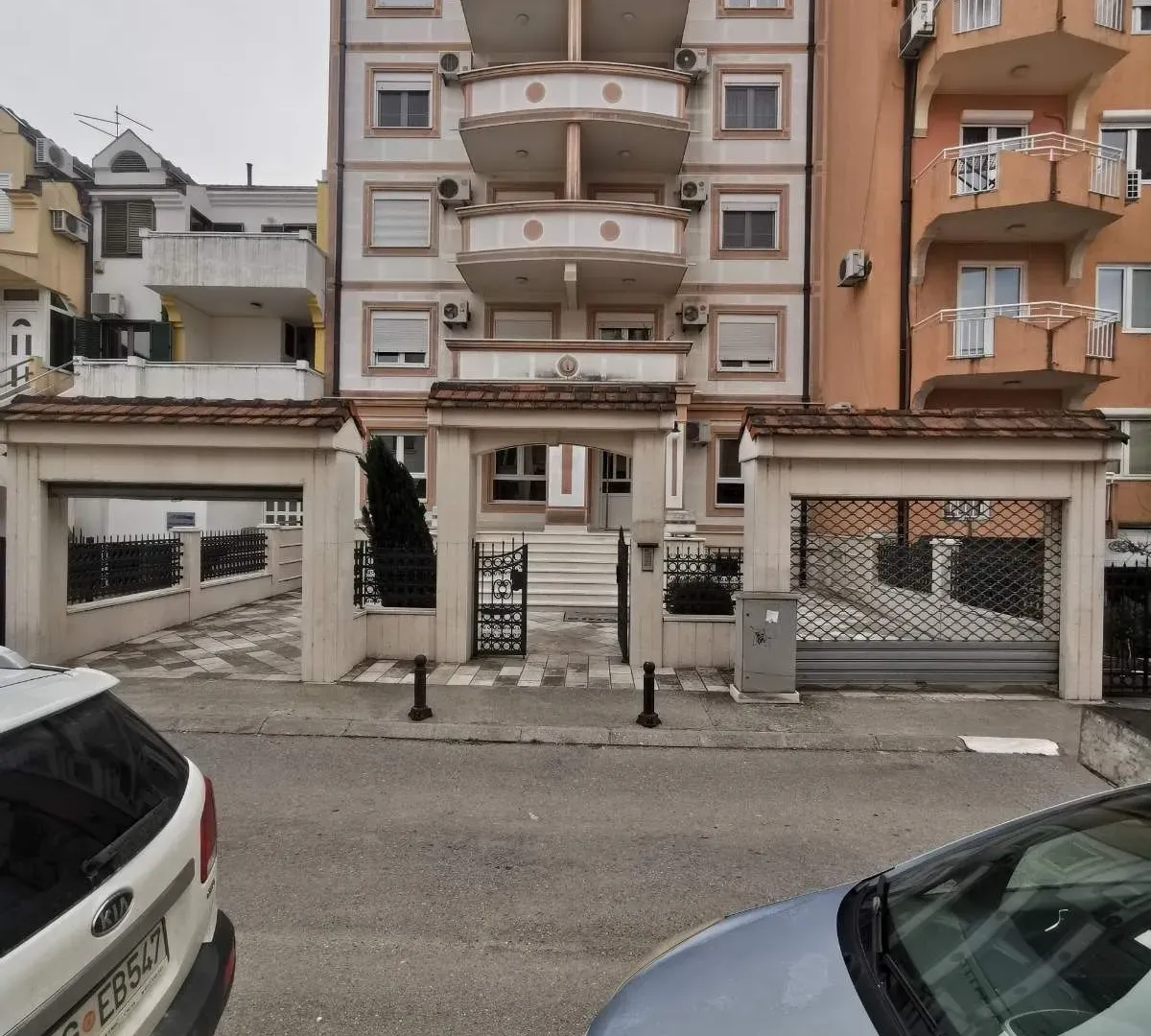 Rent, office space, 150m², Stara Varoš, Podgorica
