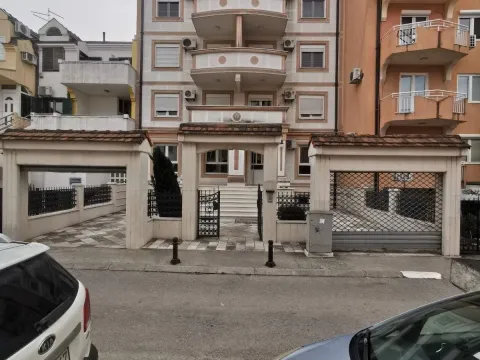 Rent, office space, 150m², Stara Varoš, Podgorica - image 16