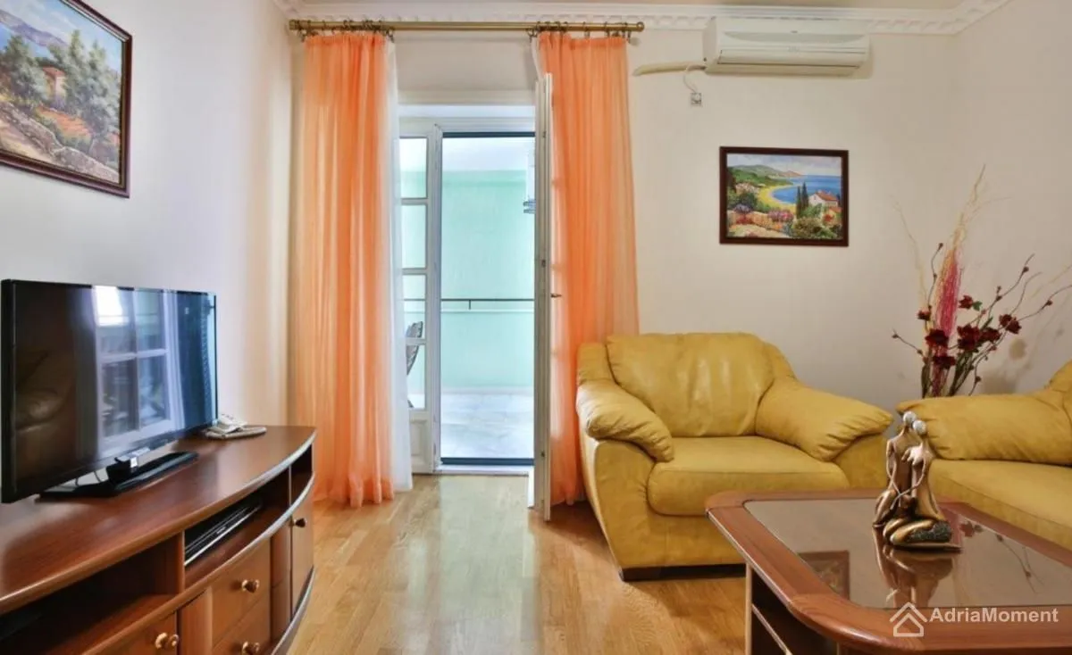 Prodaja, četvorosoban stan, 95m², Sveti Stefan, Budva