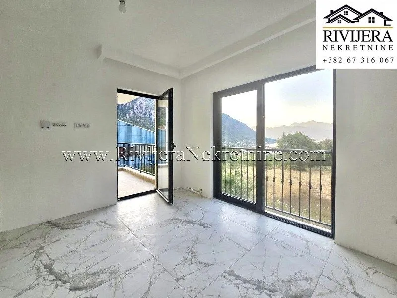 Sale, three bedroom apartment, 97m², Škaljari, Kotor