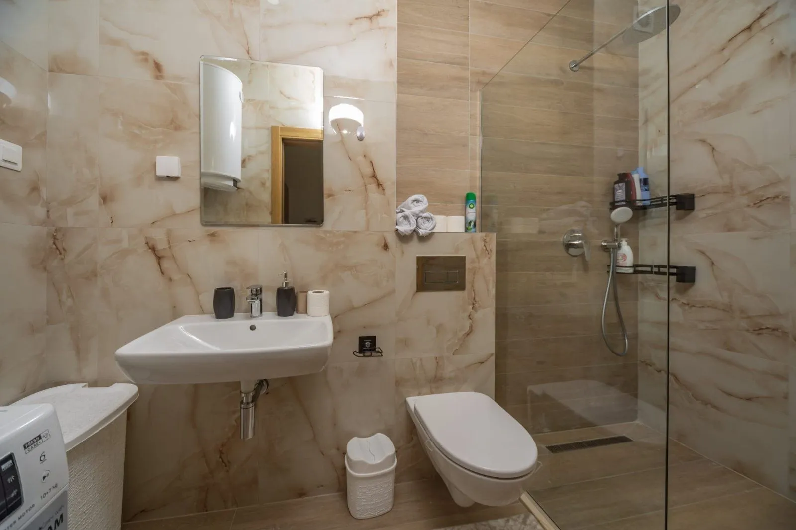 Izdavanje, dvosoban stan, 63m², Stari Aerodrom, Podgorica