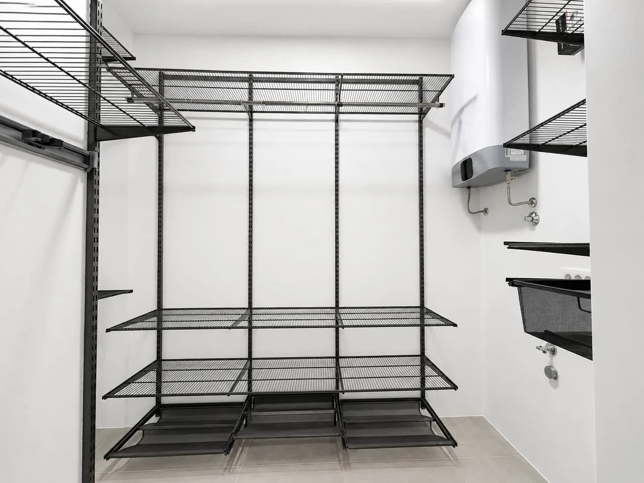 Izdavanje, dvosoban stan, 87m², Bečići, Budva
