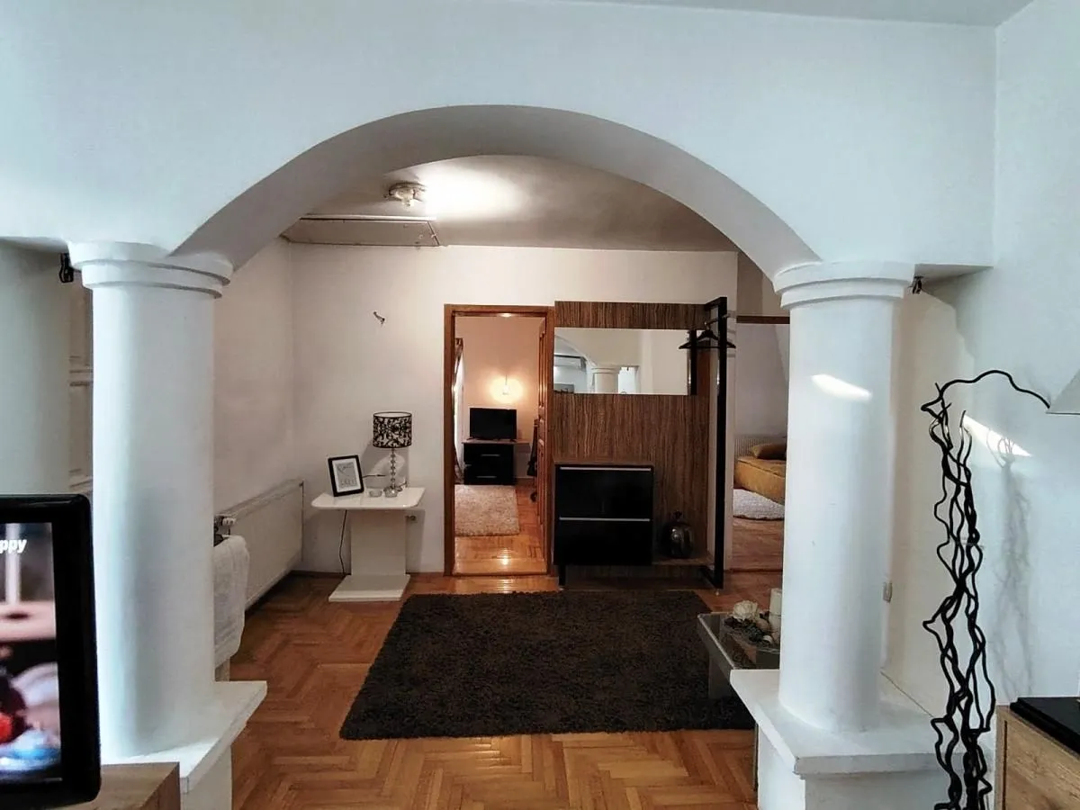 Izdavanje, trosoban stan, 90m², Centar, Niš