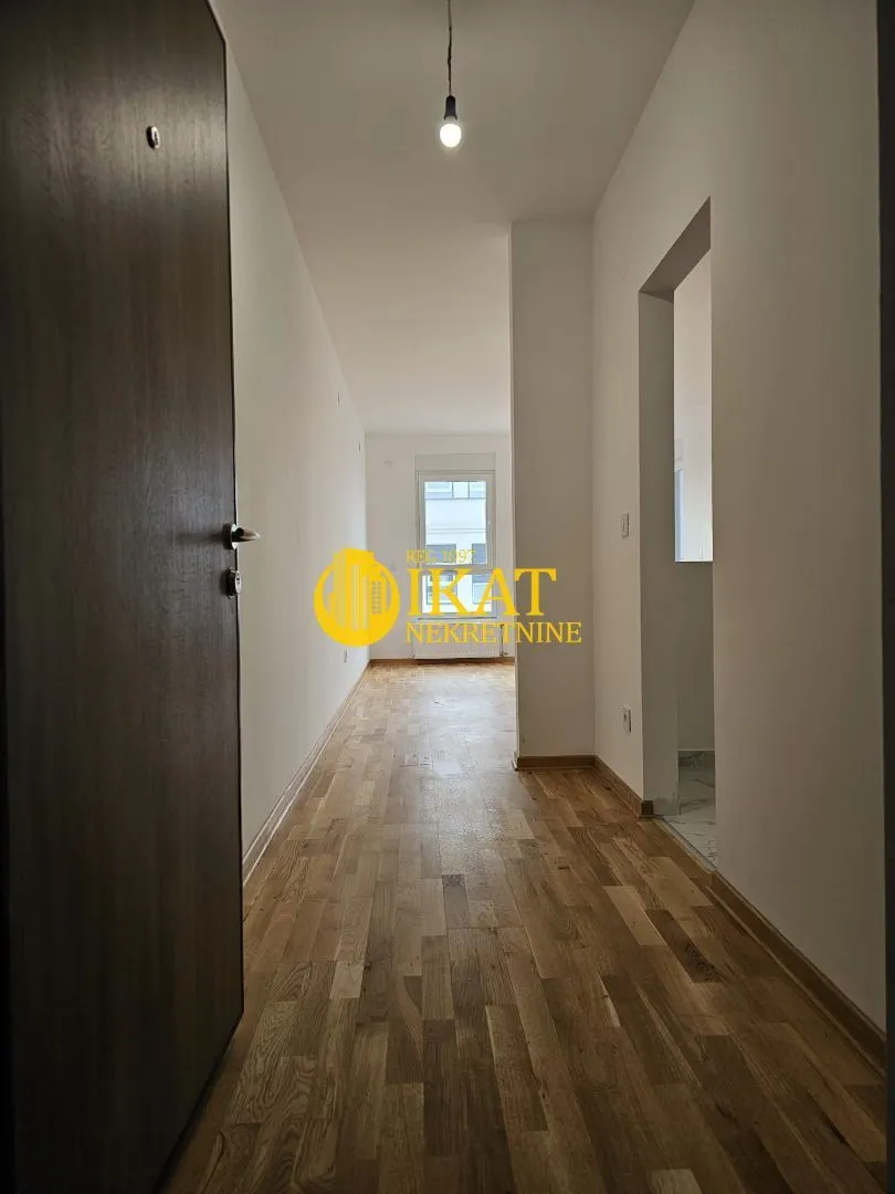 Prodaja, trosoban stan, 55m², Centar, Stara Pazova