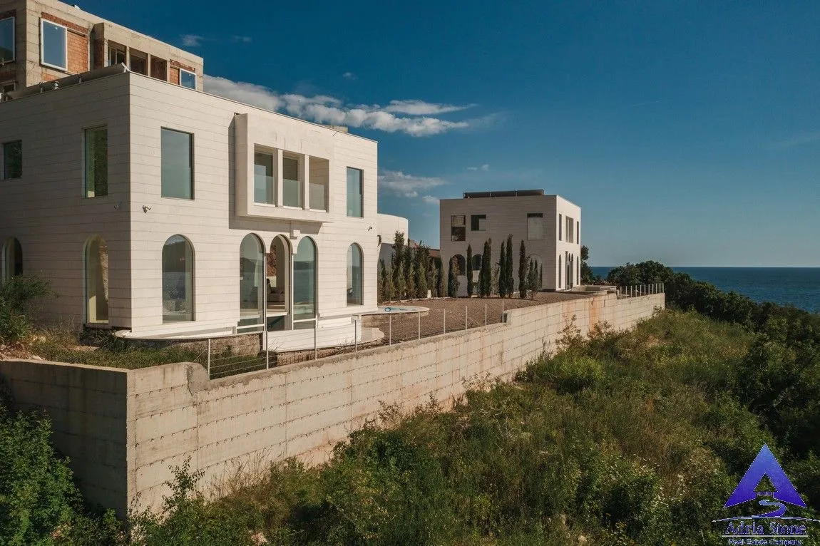 Sale, house, 350m², Kamenovo, Budva