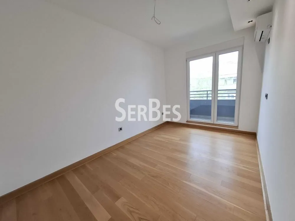 Prodaja, četvorosoban stan, 240m², Adamovićevo Naselje, Novi Sad Sve Podlokacije
