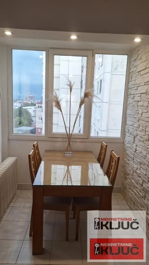Prodaja, dvosoban stan, 60m², Bulevar Oslobodjenja, Novi Sad Sve Podlokacije