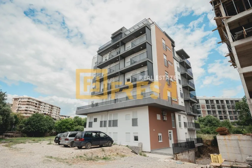 Prodaja, trosoban stan, 131m², Krivi Most, Podgorica