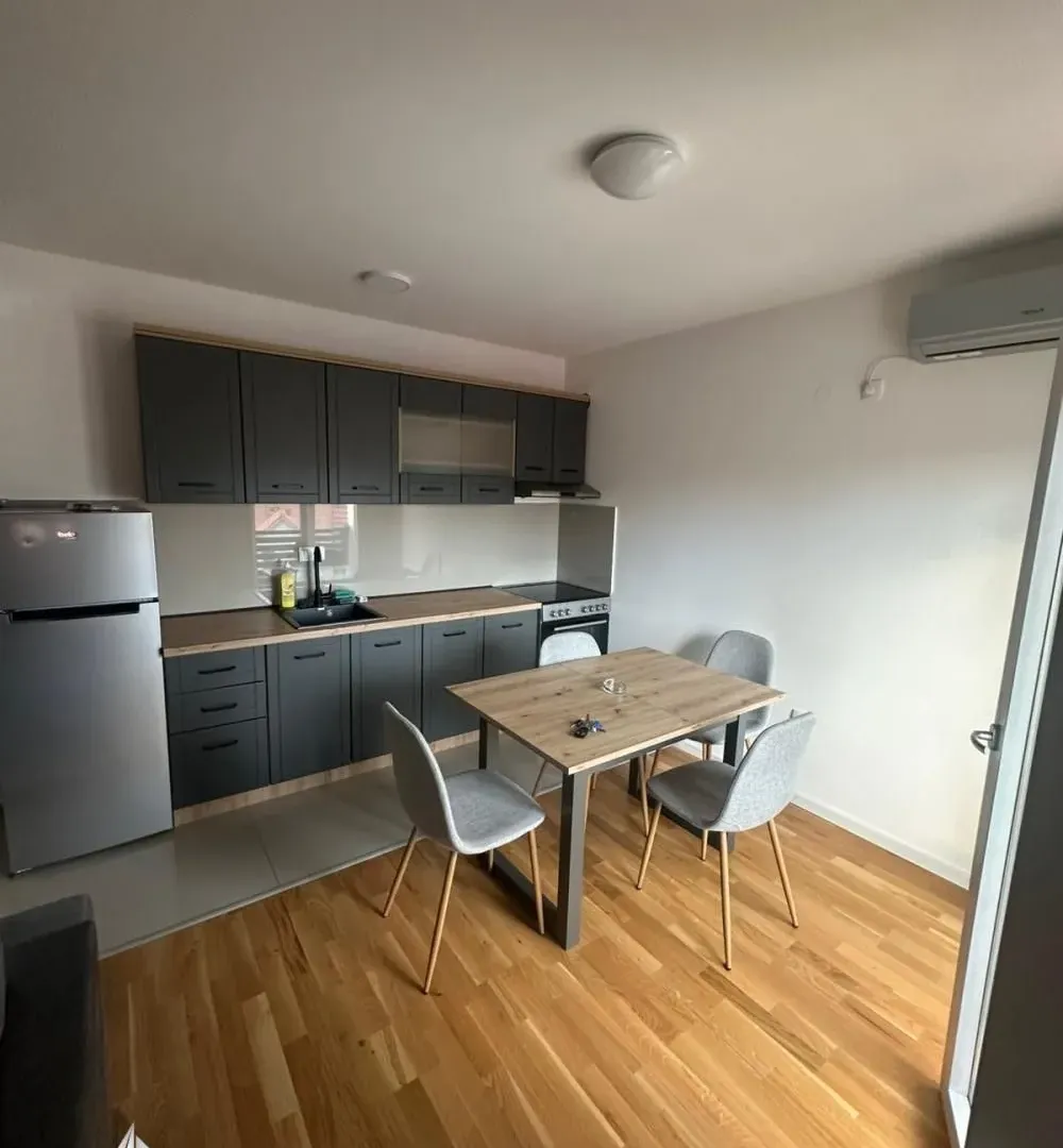 Izdavanje, trosoban stan, 57m², Kaludjerica, Grocka
