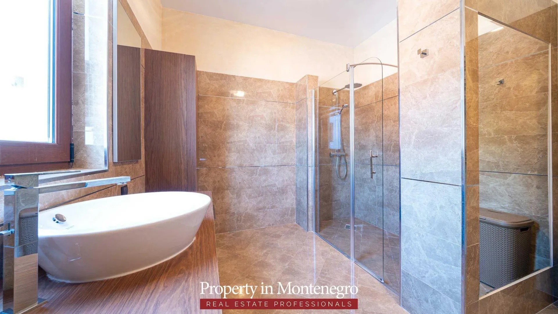 Sale, house, 971m², Petrovac, Budva