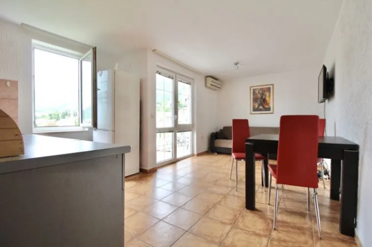 Sale, three bedroom apartment, 76m², Sutomore, Bar