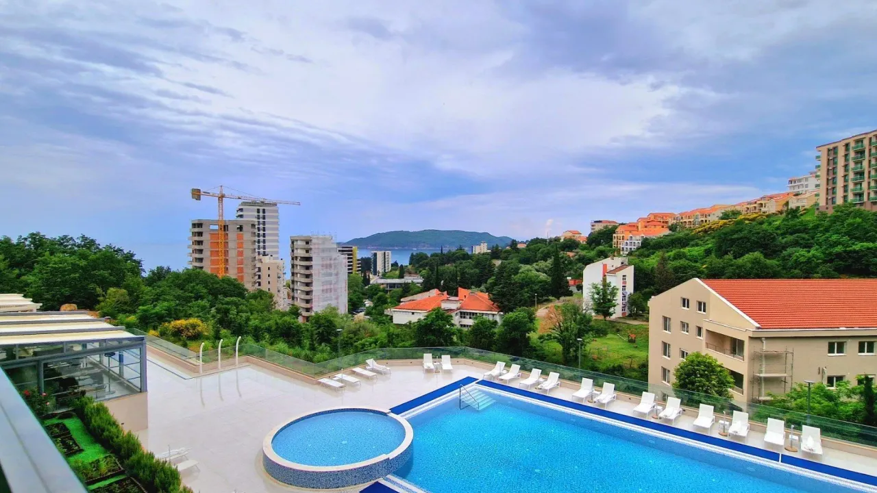 Izdavanje, jednosoban stan, 46m², Bečići, Budva