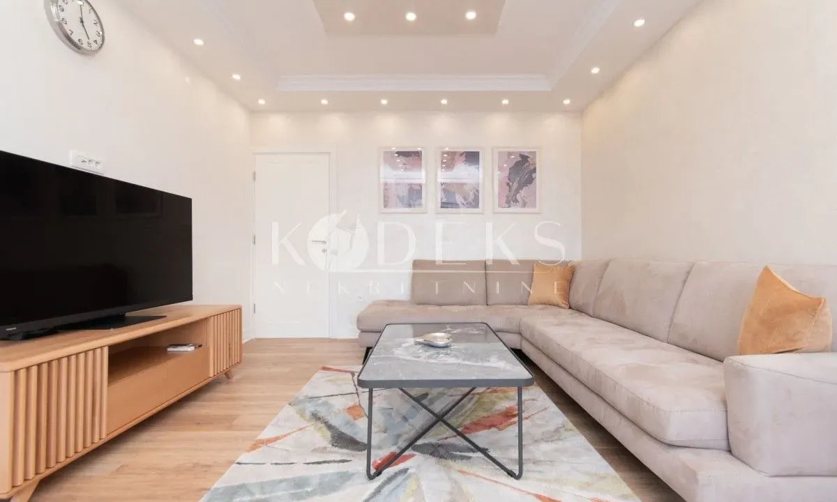 Izdavanje, dvosoban stan, 86m², Centar, Podgorica