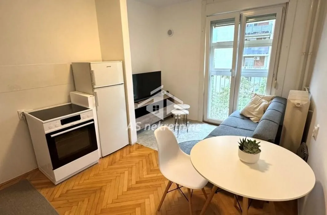 Izdavanje, dvosoban stan, 44m², Čukarica, Beograd