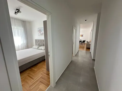 Rent, four bedroom apartment, 129m², Bečići, Budva - image 13