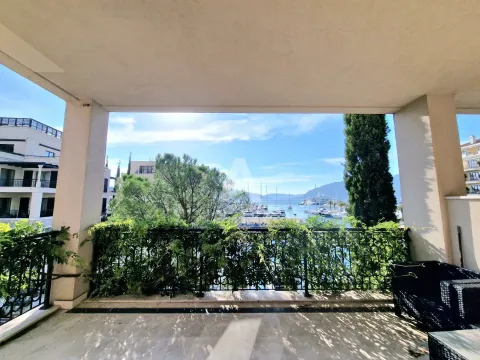 Sale, two bedroom apartment, 152m², Tivat, Crna Gora - image 16