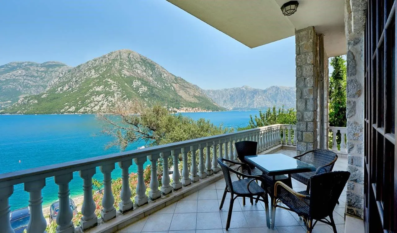 Sale, house, 235m², Kostanjica, Kotor