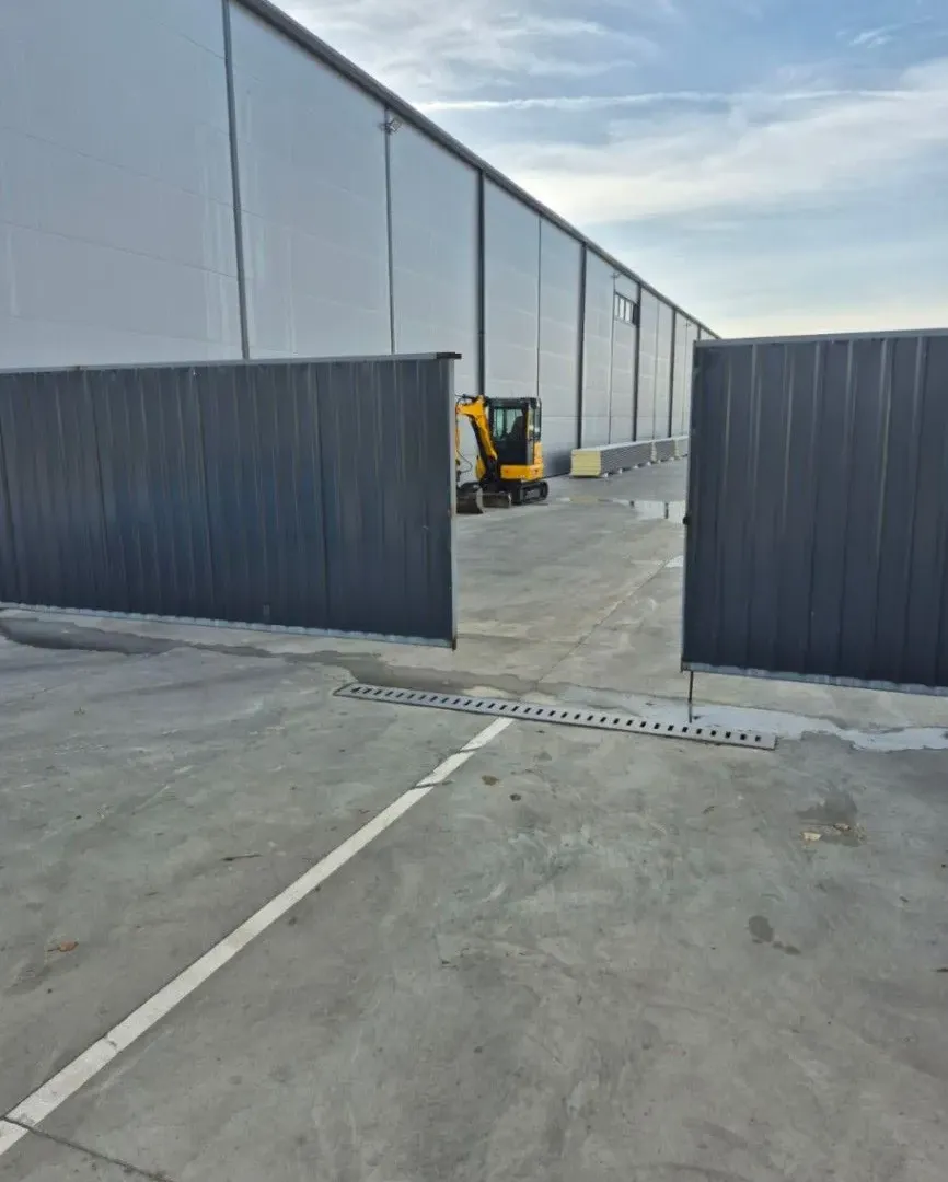 Izdavanje, poslovni prostor, 800m², Batajnica, Beograd