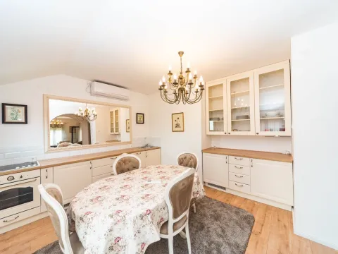 Izdavanje, trosoban stan, 100m², Gornja Gorica, Podgorica - image 12