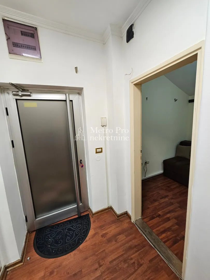 Prodaja, trosoban stan, 57m², Slavija, Vračar Sve Podlokacije