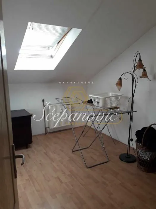 Prodaja, trosoban stan, 86m², Centar, Novi Sad