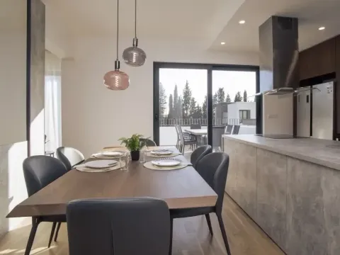 Prodaja, stan, 141m², Tivat, Crna Gora - image 4