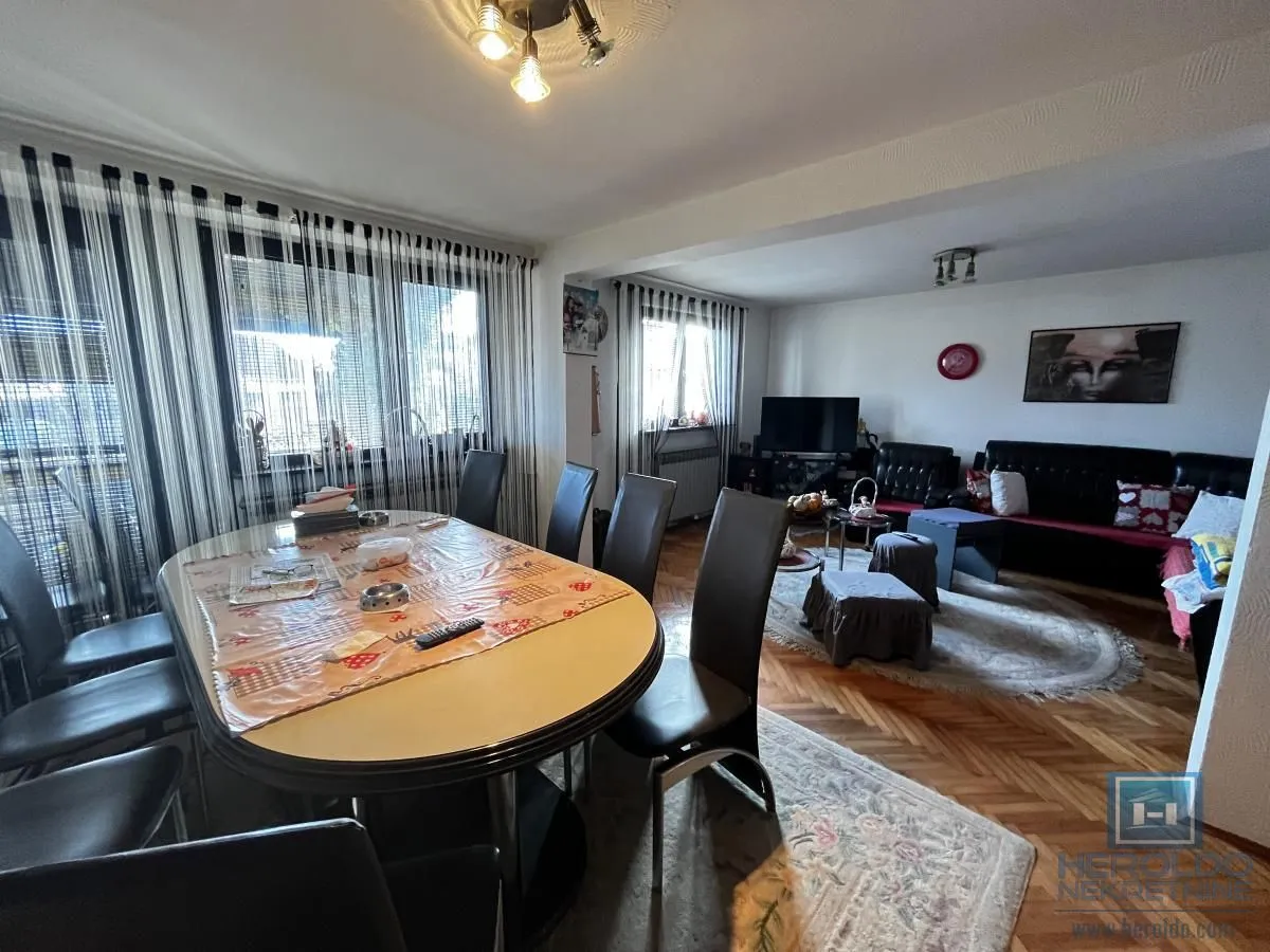Prodaja, kuća, 218m², Budžino brdo, Jagodina