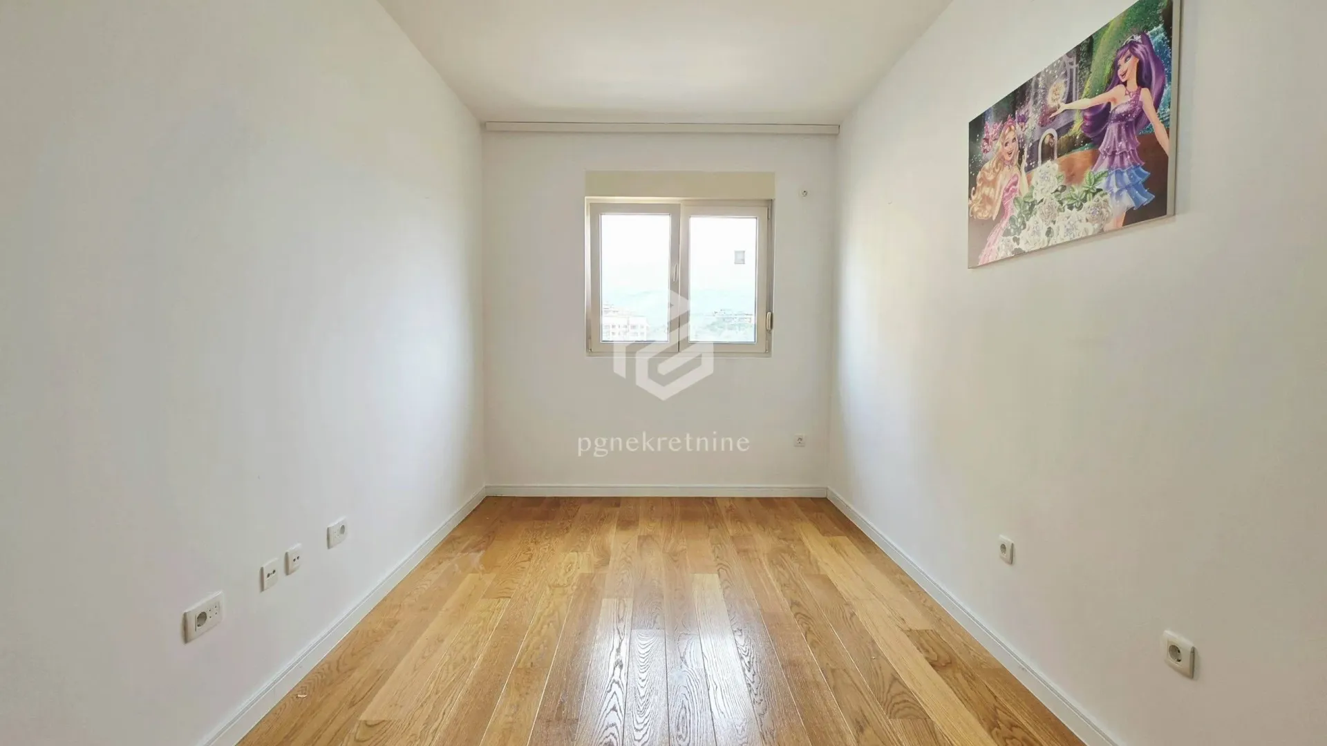 Izdavanje, dvosoban stan, 71m², Central Point, Podgorica