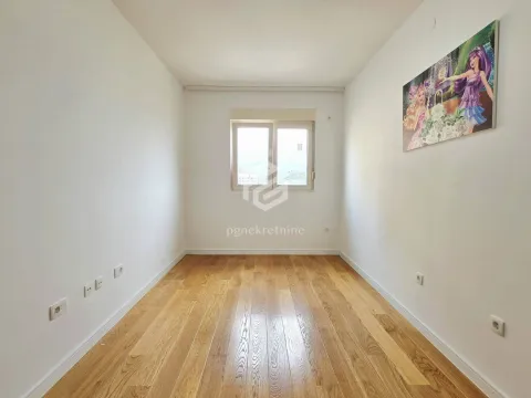 Rent, two bedroom apartment, 71m², Central Point, Podgorica - image 5