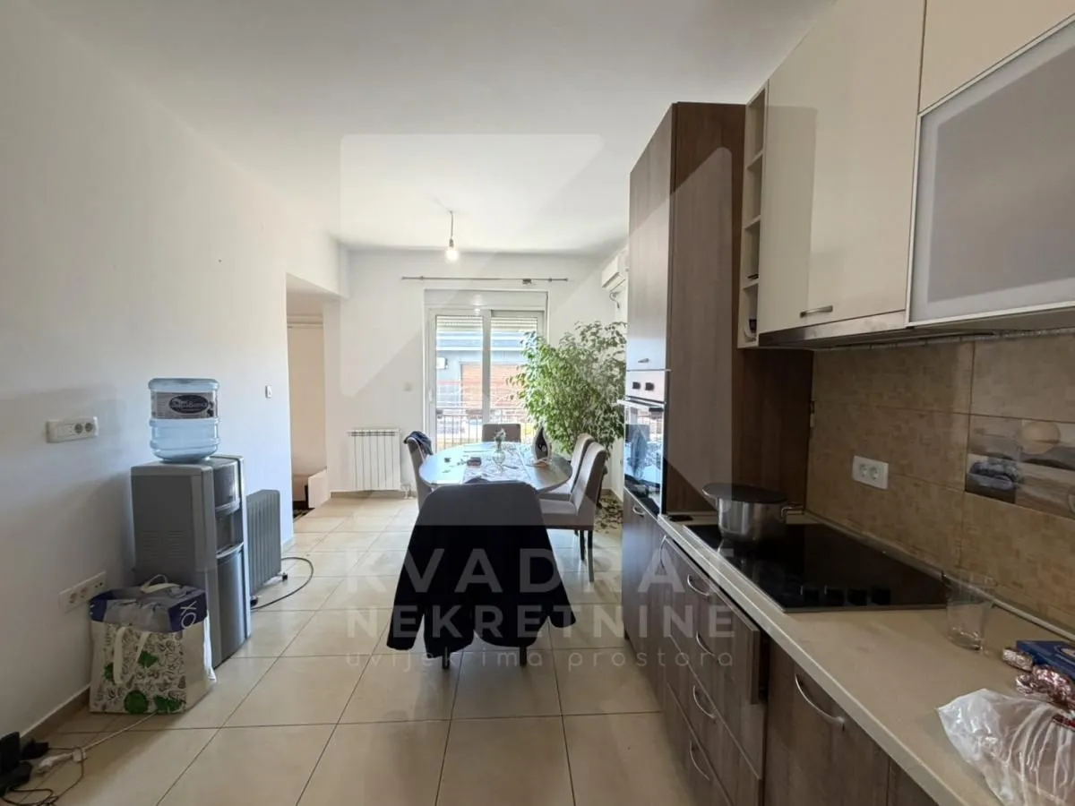 Rent, house, 220m², Tološi, Podgorica