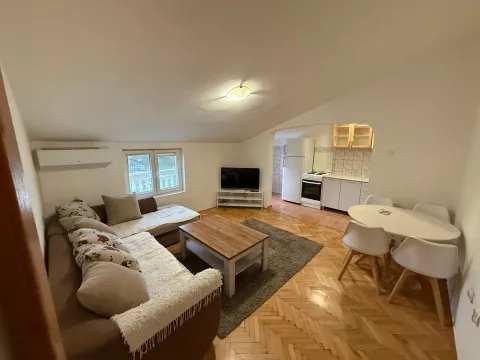 Izdavanje, trosoban stan, 65m², Zagorič, Podgorica - image 2