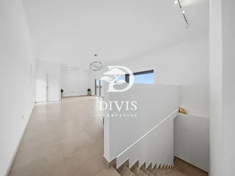 Prodaja, kuća, 203m², Nemenikuće, Sopot - image 14