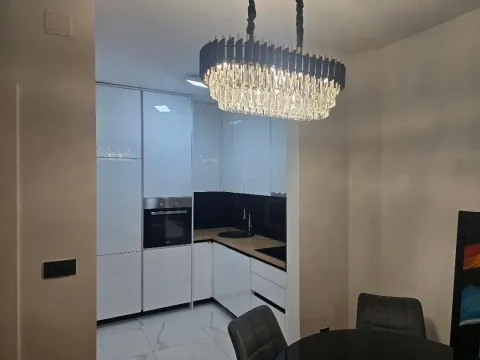 Izdavanje, trosoban stan, 130m², Dalmatinska ulica, Podgorica - image 9