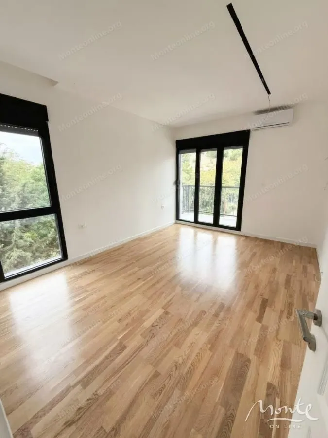 Prodaja, trosoban stan, 90m², Donja Gorica, Podgorica