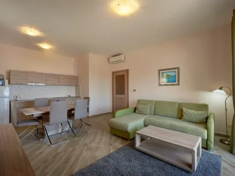Izdavanje, jednosoban stan, 72m², Bečići, Budva - image 6