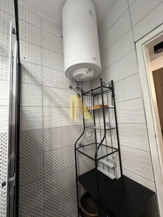 Izdavanje, jednosoban stan, 38m², Liman 2, Novi Sad Sve Podlokacije