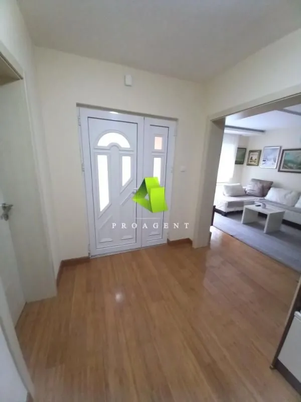 Prodaja, kuća, 180m², Centar, Paraćin