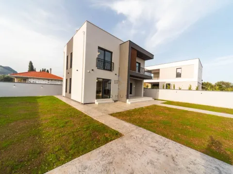 Prodaja, kuća, 150m², Gornja Gorica, Podgorica - image 3