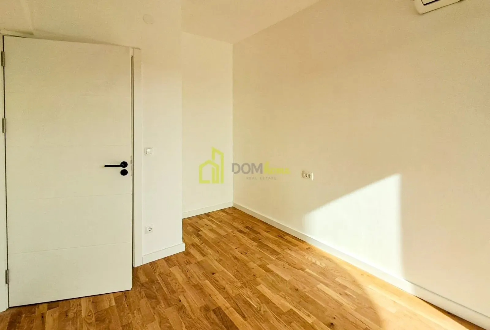 Izdavanje, dvosoban stan, 76m², Bar, Crna Gora